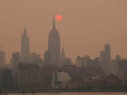 Poluarea atinge valori record la New York din cauza incendiilor din Quebec