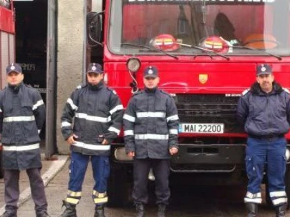 POMPIERII ARADENI AU INTERVENIT IN 15 MISIUNI DE STINGERE A INCENDIILOR