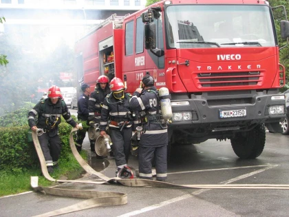 POMPIERII ARADENI AU INTERVENIT IN 18 MISIUNI DE STINGERE A INCENDIILOR