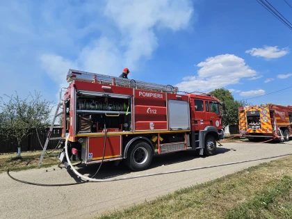 Pompierii arădeni au intervenit la 101 situații de urgență în weekend