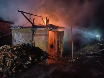 Pompierii arădeni au intervenit la patru incendii, în weekend