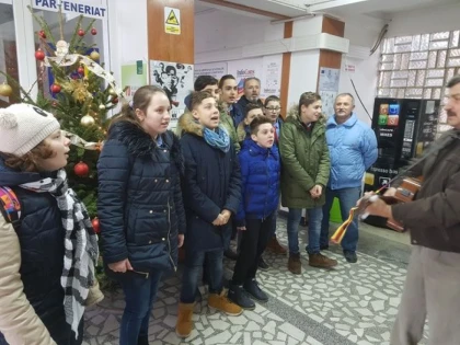 Porți deschise pentru colindători la IPJ Arad