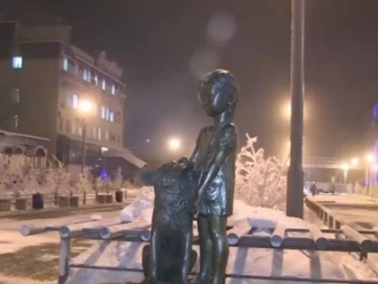 Povestea fetiței căreia i s-a ridicat o statuie de bronz în inima Siberiei