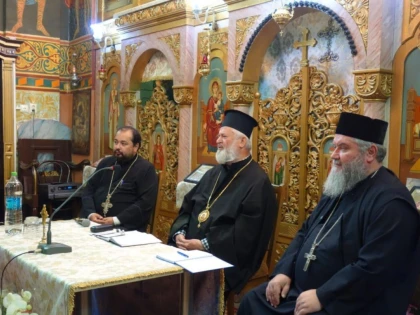 Preasfințitul Părinte Daniil Stoenescu, ucenicul Părintelui Arsenie Boca, a conferențiat în Parohia Cintei