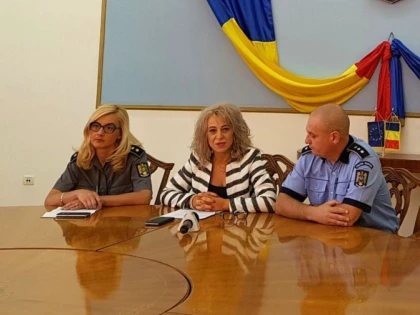 Prefectul Florentina Horgea a prezentat o statistică privind paşapoartele şi permisele auto