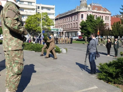 Prefectul Toth a uitat că în România mai există și Parlament