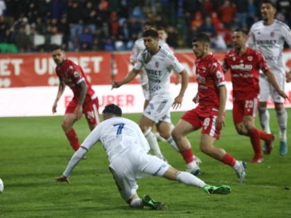 Prelungirile, blestemul „câinilor”! FC Botoșani trece de Dinamo și urcă pe loc de baraj
