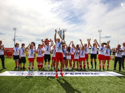 Premiate de FRF, fotbalistele de la UTA au sărbătorit promovarea în liga secundă