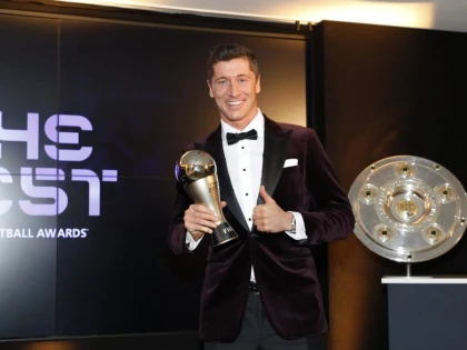 Premiile FIFA: Lewandowski, cel mai bun fotbalist al anului! Ronaldo şi Messi sunt în echipa ideală