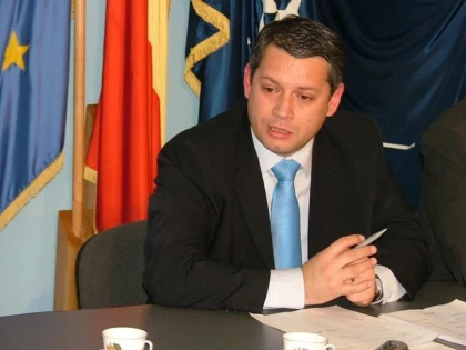 PRESEDINTELE ANRP SE INTALNESTE CU ARADENII LA PREFECTURA