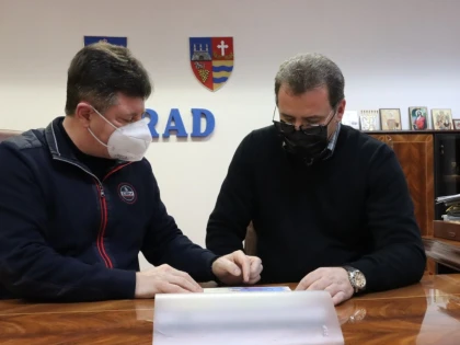 Președintele Iustin Cionca și primarul Ioan Vodicean au avut o întâlnire pentru a discuta proiectele de dezvoltare a comunei Săvârșin