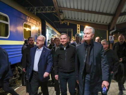 Președinții Poloniei și statelor baltice merg la Kiev pentru a se întâlni cu Zelenski