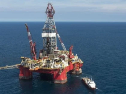 PREȚUL PETROLULUI A SCĂZUT CU 6%
