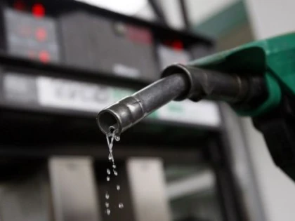 PRETUL PETROLULUI CRESTE SPECTACULOS SI TENDINTA SE MENTINE