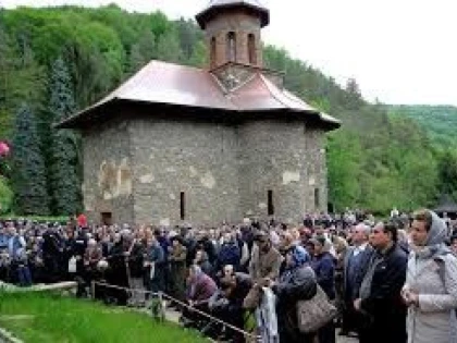 PRILEJ DE MARE BUCURIE LA MĂNĂSTIREA PRISLOP
