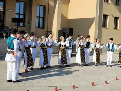 Prima ediție a Festivalului de Cântec și Joc Popular „Victor Jicherean” de la Săvârșin a fost un succes deplin