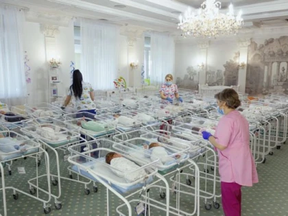 Prima fabrică de bebeluși: ar putea produce până la 30 de mii de copii pe an, exact așa cum și-i doresc părinții