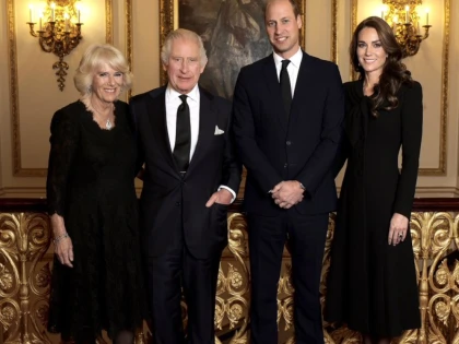 Prima fotografie oficială a Regelui Charles al III-lea și cu regina consoartă, alături de Prinţul şi Prinţesa de Wales