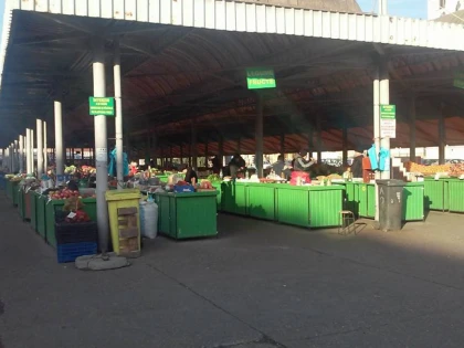 Primăria anunță întâlniri cu comercianții din Piața Catedralei