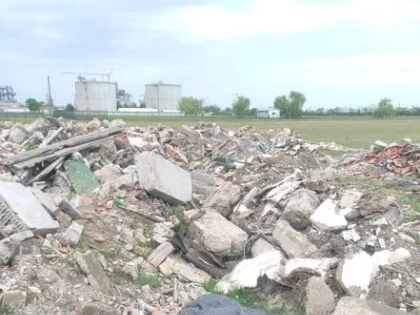 Primăria Arad a epuizat bugetul pentru curățarea terenurilor cu gunoaie abandonate. Costurile ajung la 6 milioane de lei