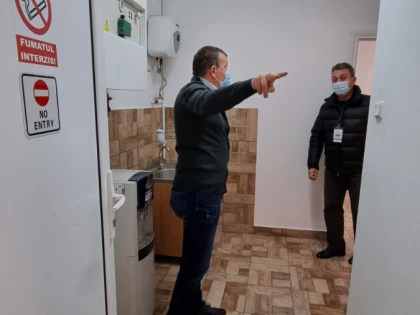 Primăria Arad deschide un centru de vaccinare în piața Obor