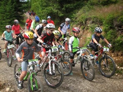 PRIMARIA ARAD ORGANIZEAZA MINI - MARATONUL COPIILOR