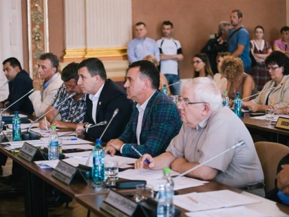 Primăria Arad va achiziționa 10 autobuze electrice