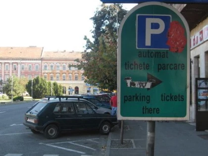 Primăria Arad va oferi o aplicaţie mobilă care le găseşte şoferilor parcările libere din centrul oraşului