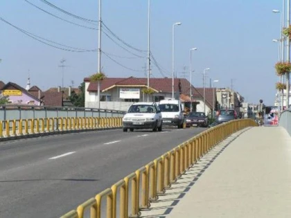 Primăria închide circulația pe podul Decebal
