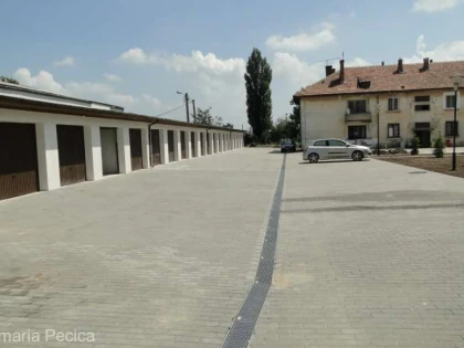 Primăria Pecica construieşte boxe pe care le închiriază locatarilor de la bloc