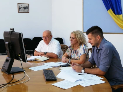 Primarii au fost convocați de urgență la prefectură. Măsuri dispuse în tot județul împotriva pestei porcine