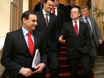 Primarul Boc a „dat“ o lucrare de 10 milioane de euro firmei de casă a lui Falcă