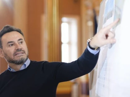 „Primarul“ Falcă se laudă cu un nou pod peste Mureș și se face că nici nu îl vede pe Bibarț