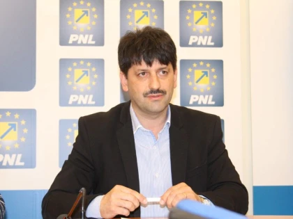 PRIMARUL PETRU ANTAL A PREZENTAT BILANTUL LA 11 ANI DE CAND PECICA A DEVENIT ORAS