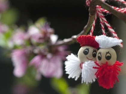 PRIMAVARA INCEPE CU UN MARTISOR