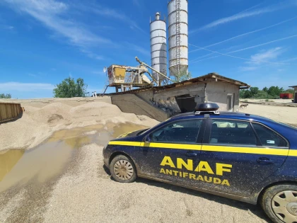 Prime cât trei salarii pentru angajații ANAF care aduc mai mulți bani la stat