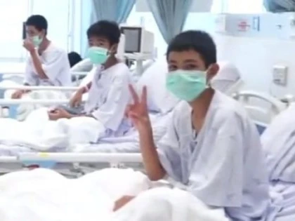 Primele imagini cu sportivii salvați din peșterea din Thailanda
