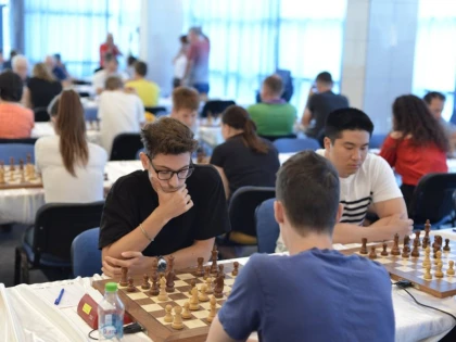 Primele mutări la Arad Open. Peste 200 de şahişti, la start