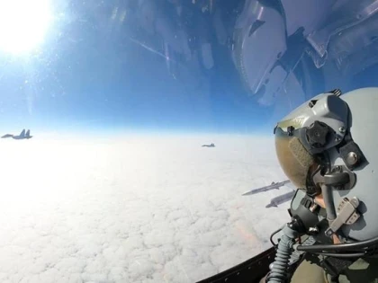 Primii piloţi ucraineni au venit să se antreneze pe F-16 în România