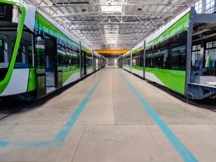 Primul tramvai fabricat la Arad, din lotul de 100 contractat de Primăria Bucureşti, va fi livrat în această vară