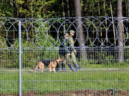 Problema migranților trimiși de Lukașenko peste graniță se accentuează