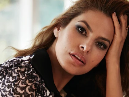 Probleme în paradis pentru Eva Mendes