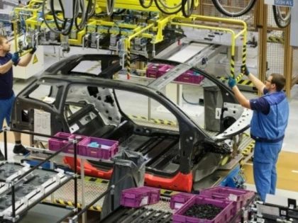 Producţia de maşini a scăzut cu 30,5% în primele cinci luni ale anului