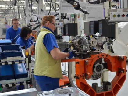 Producția industrială a scăzut cu 1% în primele nouă luni