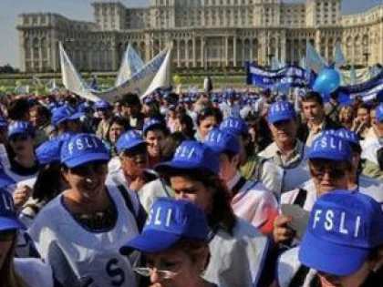 Profesorii ameninţă cu proteste şi grevă generală