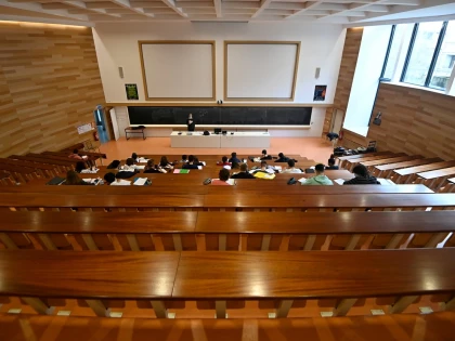 Profesorii din universități cer președintelui Nicușor Dan să oprească reducerea sporului de doctorat