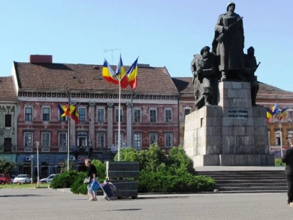 Programul manifestărilor prilejuite de Ziua Forțelor Terestre, la Arad