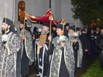 PROHODUL DOMNULUI ŞI PROCESIUNEA CU SFÂNTUL EPITAF ÎN ARHIEPISCOPIA ARADULUI