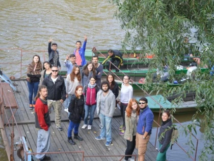 PROIECTUL "LEADERS" A DUS LA IMPLICAREA MAI MULTOR TINERI IN ACTIVITATI DESFASURATE LA LUNCA MURESULUI