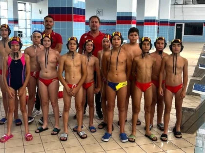 Puștii poloiști de la AMEFA au dominat cu autoritate primul turneu U12, de la Arad